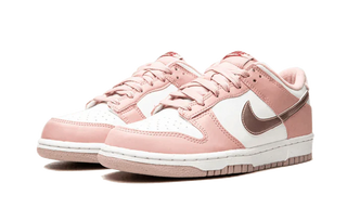 Nike Dunk Low Pink Velvet - SneakCenter